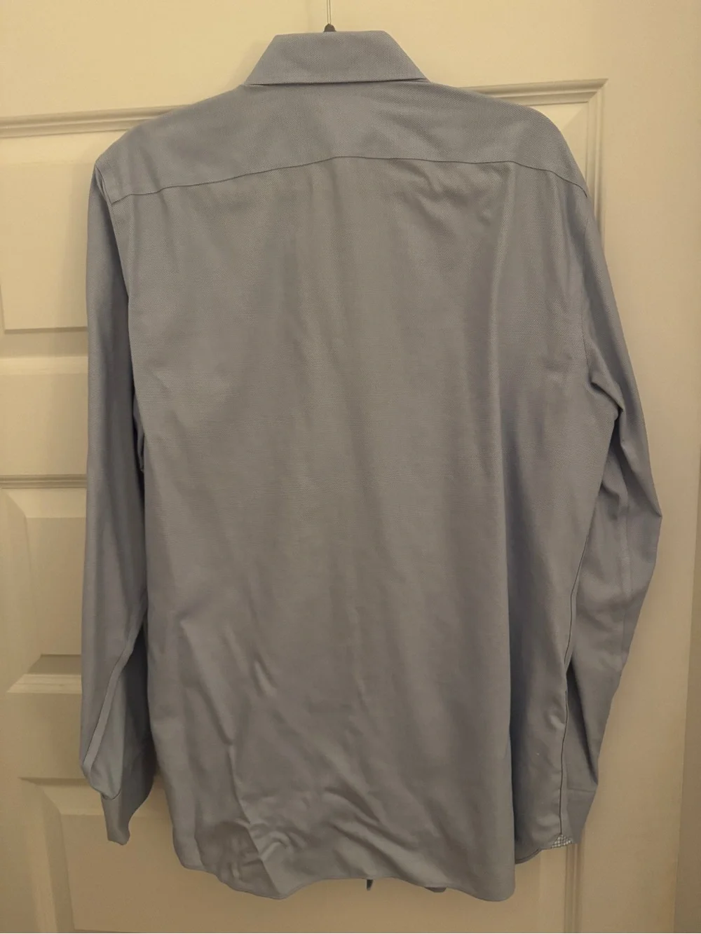 Banana Republic Men's Light Blue Button-Up Dress Shirt